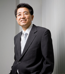 Portrait of Taeghwan Hyeon